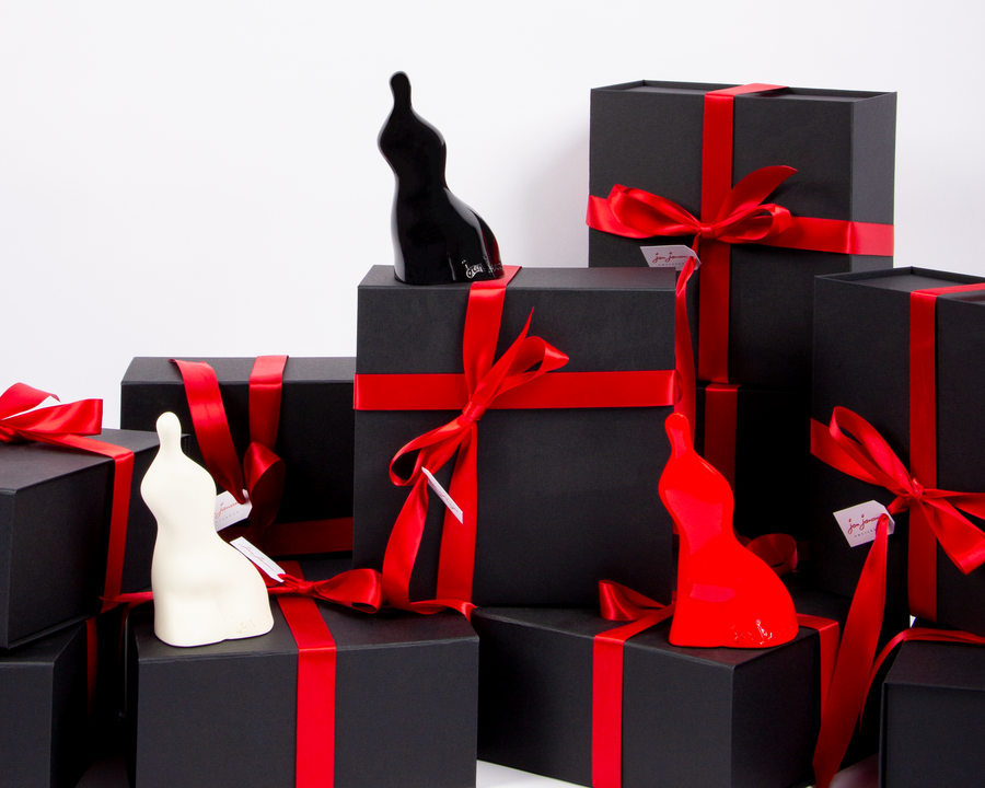 Jan Jansen KUNST: Frau im Gleichgewicht Jan Jansen ART: Woman in Balance