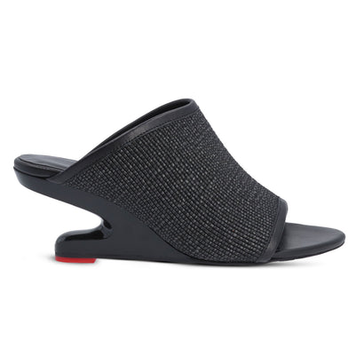 Floating Beauty Black Floating Beauty Black