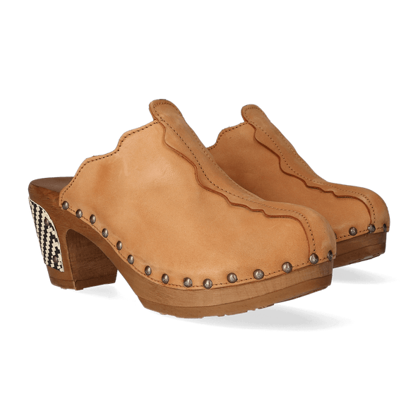 Knock On Wood Women Clogs Cuoio
